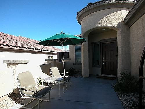 Courtyard with Views!