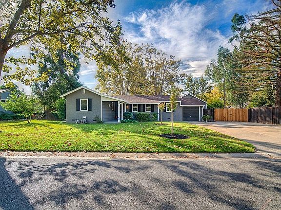 3rd image of 2741 Danube Dr