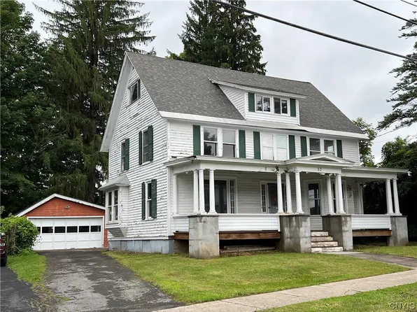 32 Lebanon St, Hamilton, NY 13346