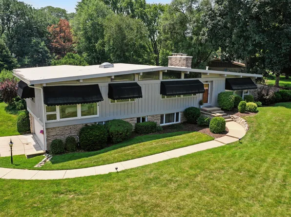 347 Park Dr, Palatine, IL 60067