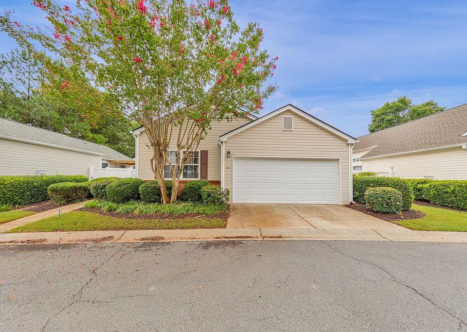 1st image of 1241 W Oaks Way