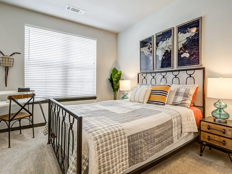 The Towne at Northgate — Photo 16