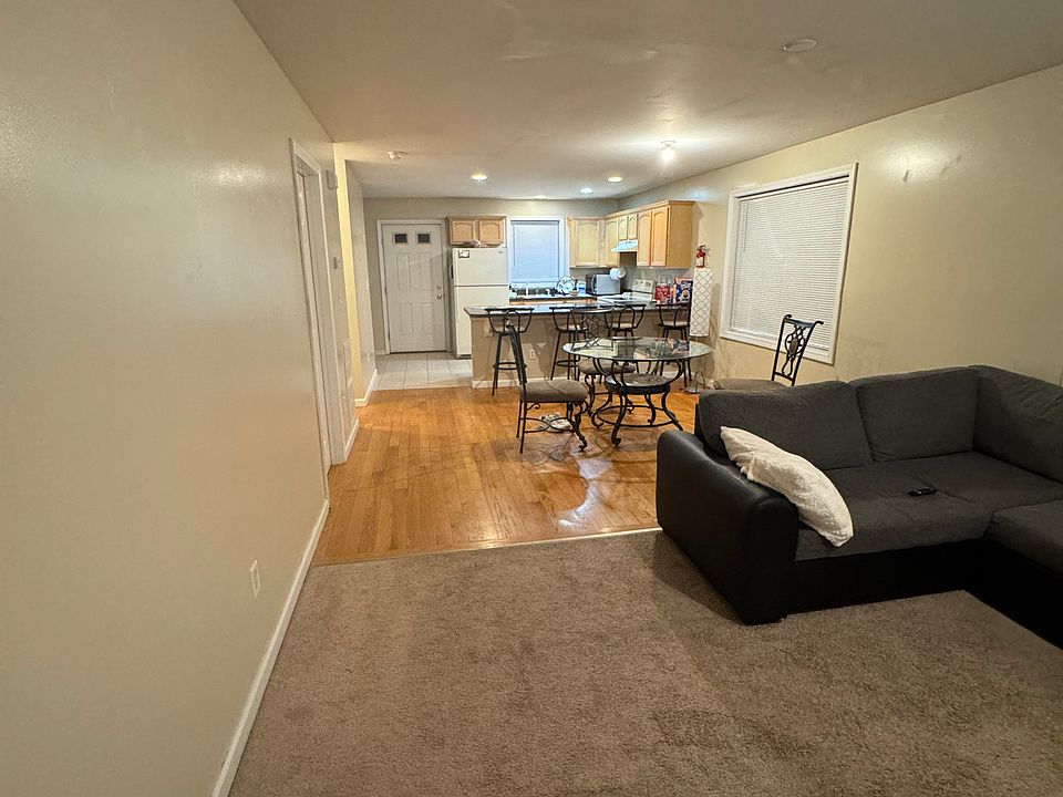 1st image of 113 Putnam St