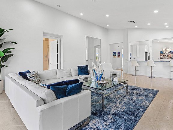 5th image of 6309 Graycliff Dr APT C