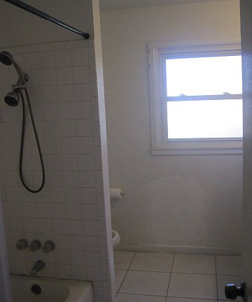 5th image of 1521 E 43rd St