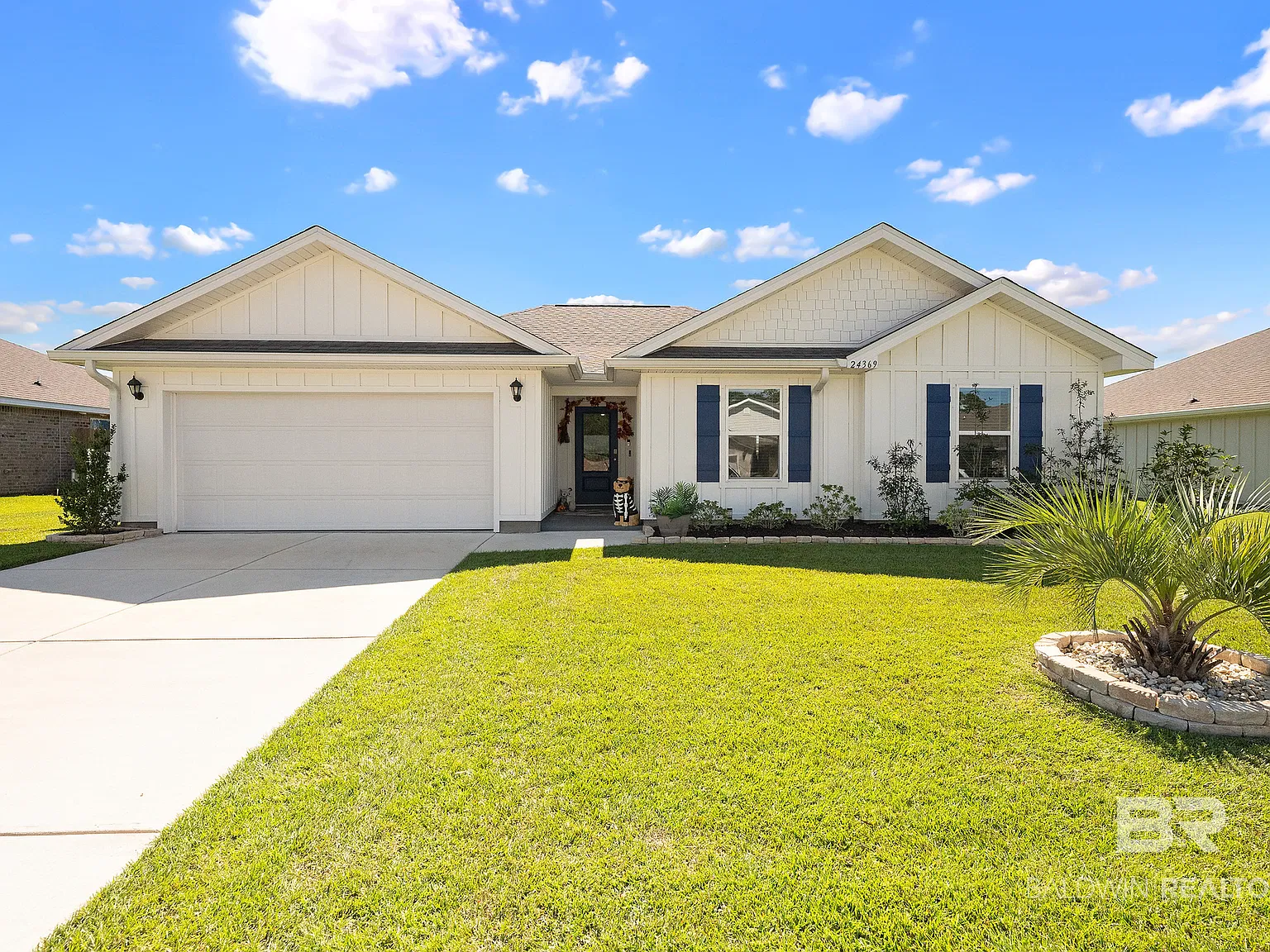 3 bed, 2.0 bath, 1754 sqft, $2,100 — Photo 2