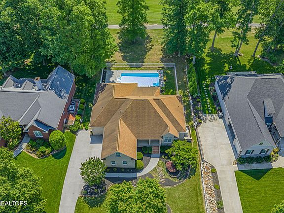 2nd image of 680 Oak Chase Blvd
