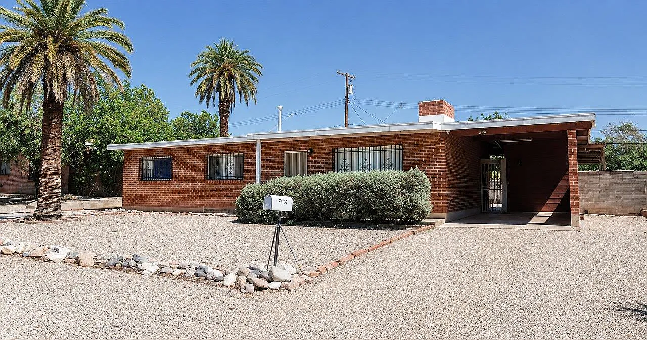 3 bed, 1316 sqft, $1,650 — Photo 1