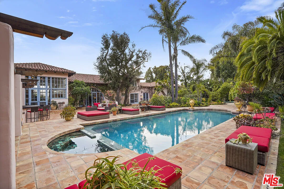 6 bed, 5.5 bath, 5716 sqft, $35,000 — Photo 3