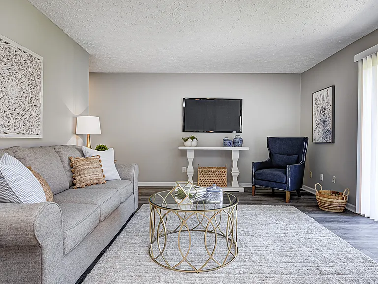 Ivy Knoll Apartments — Photo 7