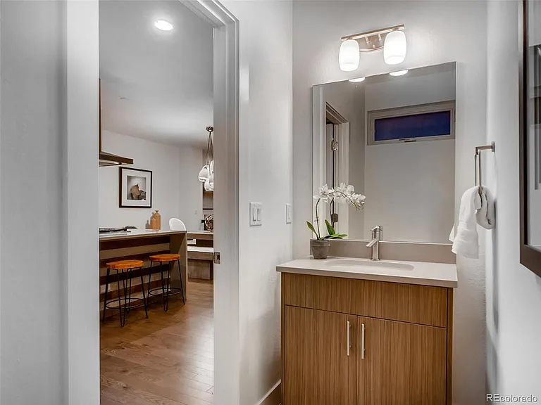 6739 E Lowry Blvd — Photo 12