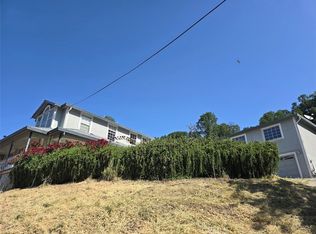 18665 Maple Leaf Ct, Hidden Valley Lake, CA 95467