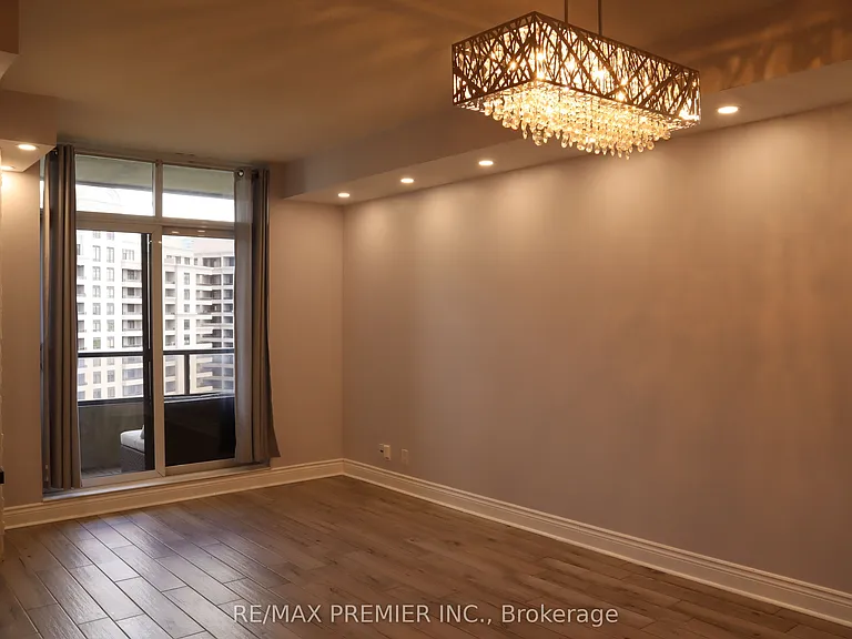 9225 Jane St #1506 — Photo 9