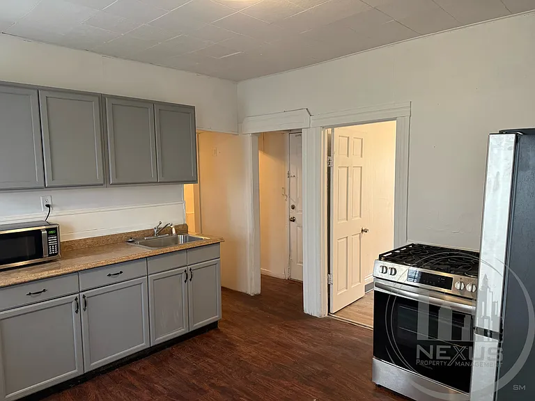 73 E Central St #1 — Photo 4