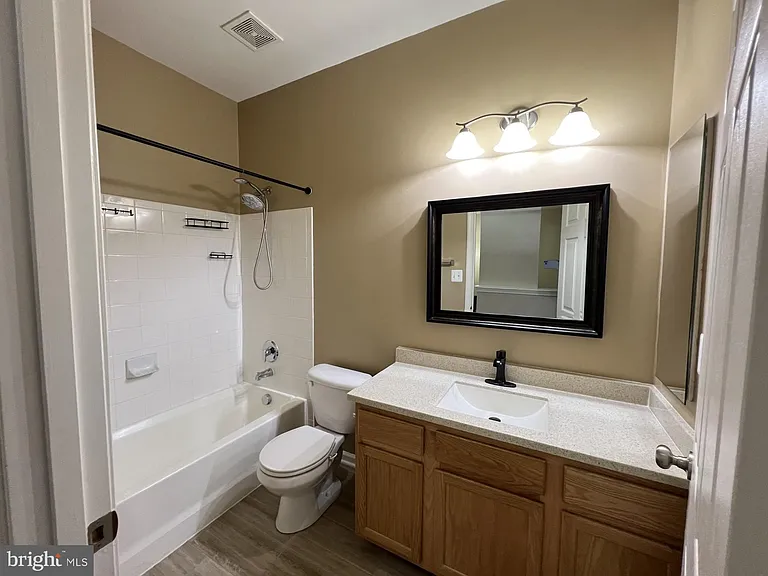 2153 Potomac Club Pkwy — Photo 13