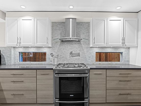 4th image of 1208 Rosewood Cres