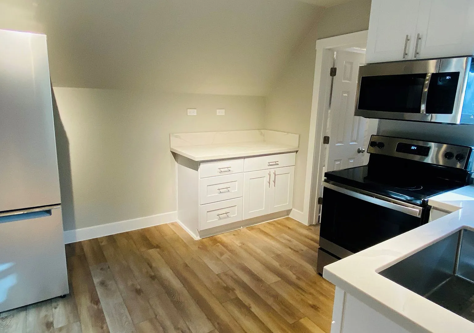 411 Bond St, Astoria, OR 97103 — Photo 2