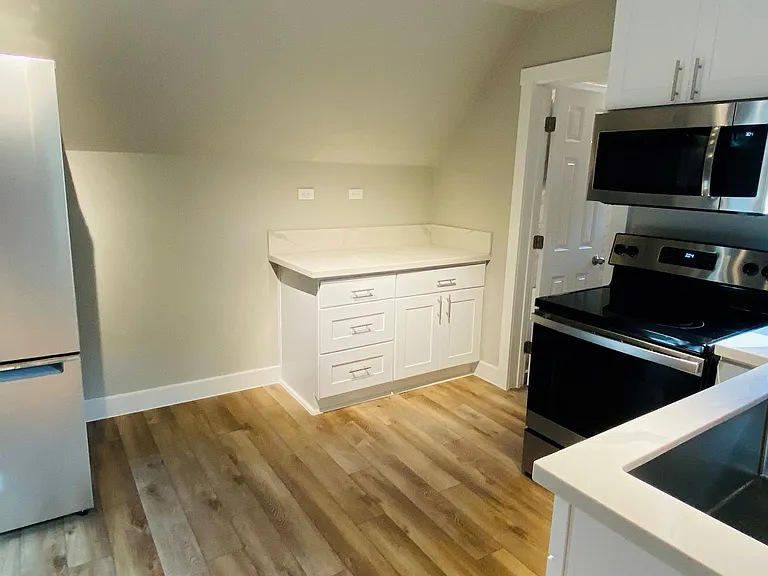 411 Bond St, Astoria, OR 97103 — Photo 3