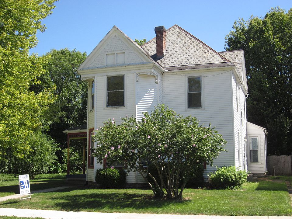 2nd image of 517 E Walnut St