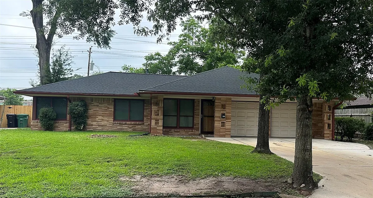 Building Photo - 3815 Gardendale Dr