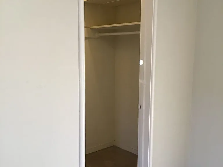 2330 Capitol Ave — Photo 6