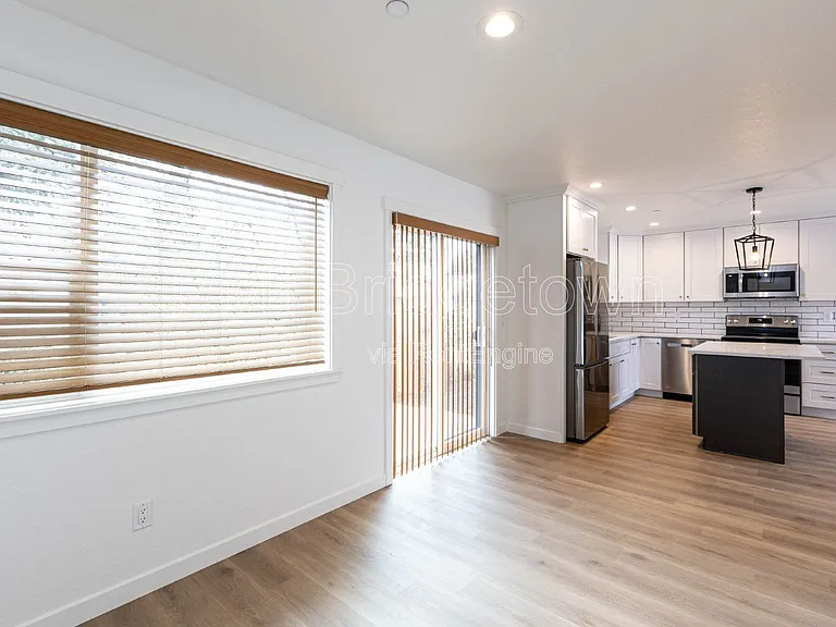6310 SE Duke St — Photo 8