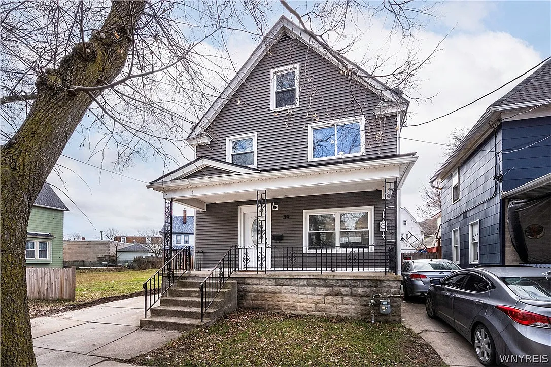 39 Heward Ave photo 1