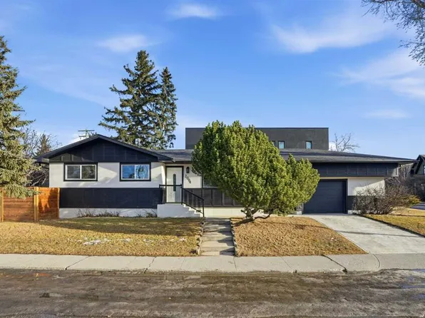 2004 W 18th St NW, Calgary, AB T2M 3T1