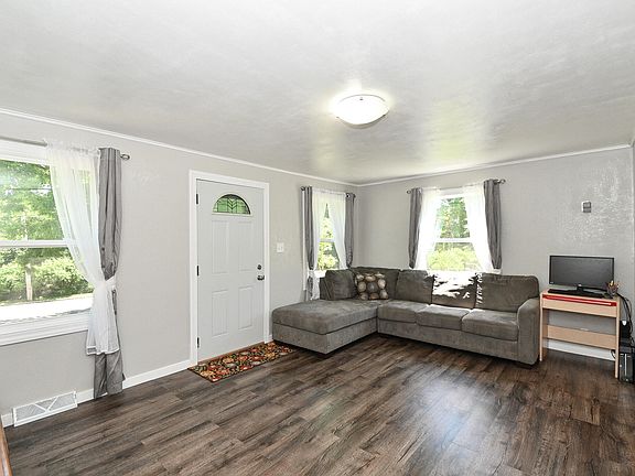 3rd image of 1406 Fond Du Lac St