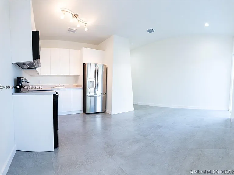 120 NE 71st St #3 — Photo 10