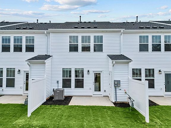 3rd image of 505 Harebell Way