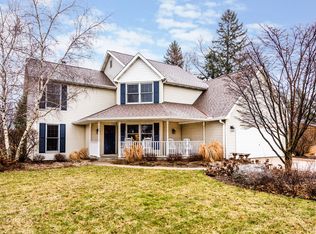935 Tucker Dr, Saint Joseph, MI 49085