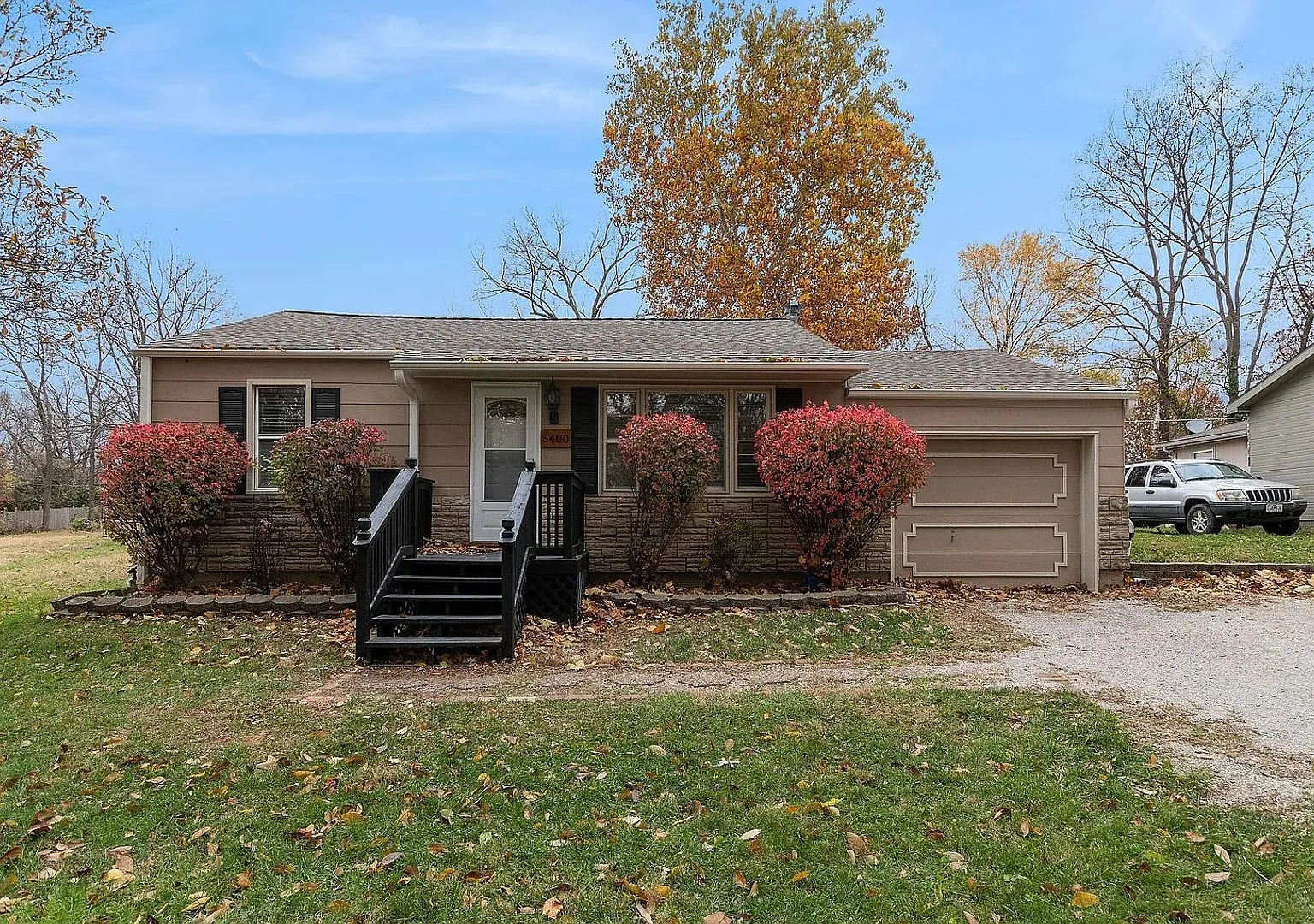 Charming Home on Expansive Half-Acre Lot - 5400 NE 49th St., Kansas City, MO — Photo 1