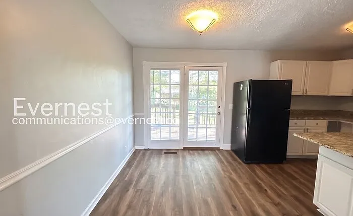 1921 Dabbs Ave — Photo 8