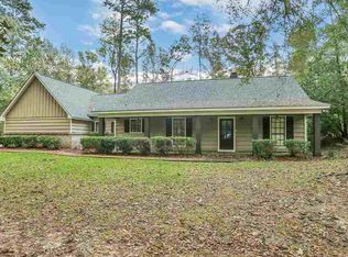520 N Springlake Cir, Terry, MS 39170
