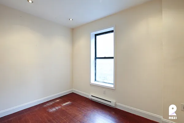 Rented by REZI | media 2