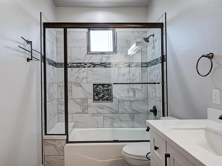 1209 N Horizon Way — Photo 24