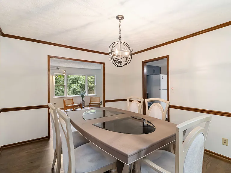 3345 Sharon Cir — Photo 5