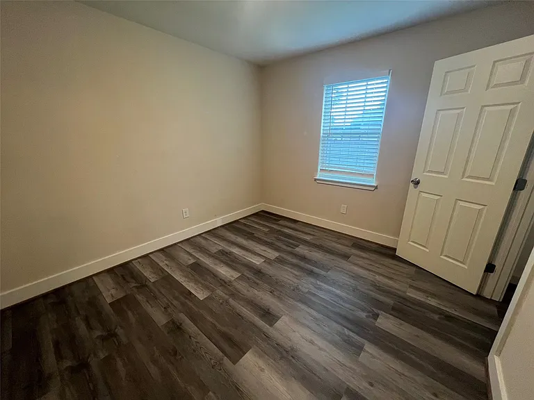 1310 Torres St — Photo 17