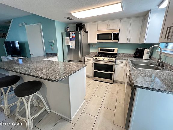 2nd image of 206 Robin Ln