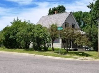 1103 N River Ave, Iron River, MI 49935