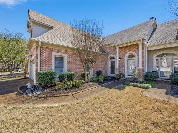 1727 Village Ridge Rd, Collierville, TN 38017