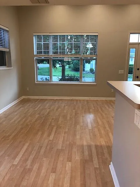2 bed, 1113 sqft, $1,700 — Photo 3