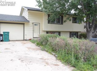1243 Chiricahua Dr, Colorado Springs, CO 80915