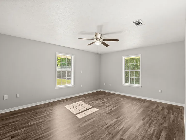 708 Woodland Dr — Photo 13