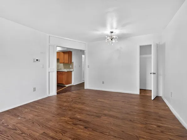 1102 E 233rd St, Bronx, NY 10466