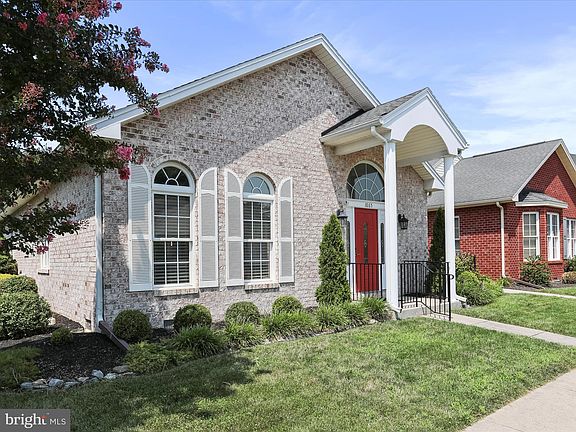 3rd image of 1865 Meridian Dr