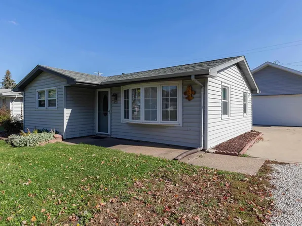 2403 12th St, Silvis, IL 61282