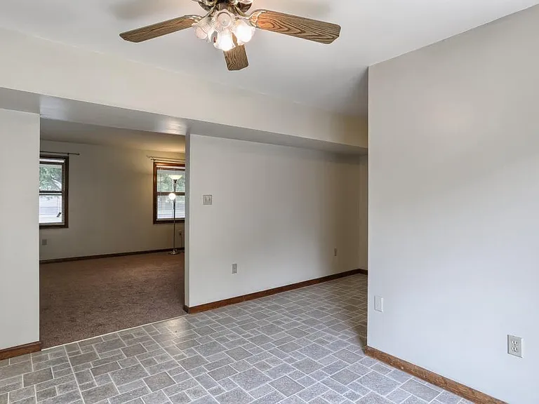 32 Forest Cir — Photo 4