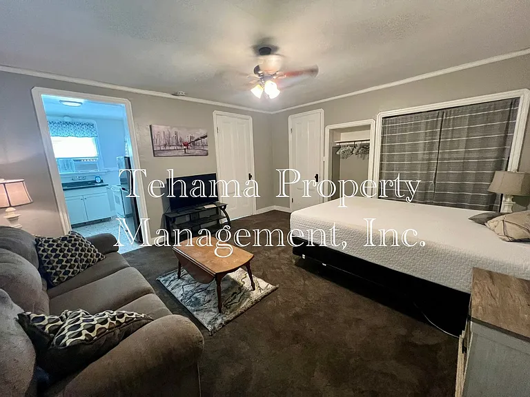 1051 Washington St — Photo 13